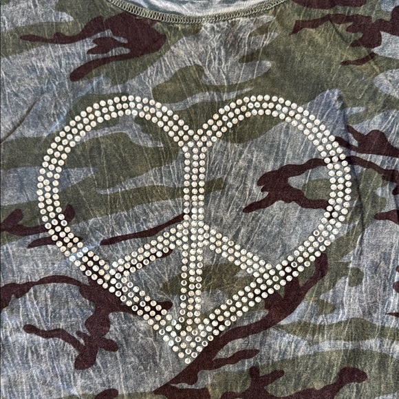 T Party Fashion Green and Gray Short Sleeve Tee with Peace Graphic - Picture 3 of 3